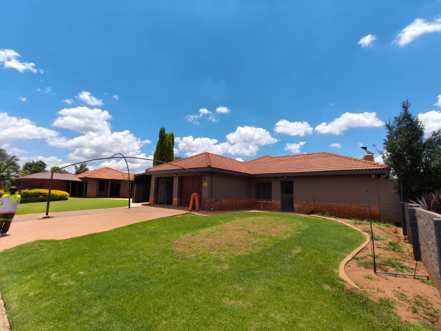 3 Bedroom Property for Sale in Waterkloof East North West